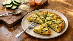 ズッキーニは先に炒めて水分オフ—ふんわり仕上がるフリッタータの作り方