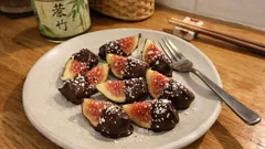 材料3つ・冷やすだけ。パリッとチョコが決まる「チョコがけいちじく」簡単レシピ