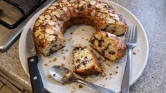 混ぜて焼くだけでしっとり:アーモンド×チョコチップのチャンベッラ(リングケーキ)