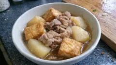 厚揚げ×豚こま×じゃがいも—だし香る甘辛煮が鍋ひとつでしみしみ