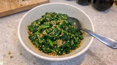 しょうゆじゃなく白だしで。だし香る「ほうれん草のごま和え」を手早くあと一品に