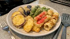 揚げ鍋いらず、少ない油でサクッと作れるフライパン天ぷら