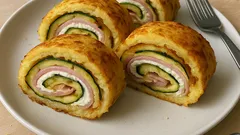 すりおろしじゃがいもで、もっちりポテトロール:ズッキーニとハムのクリームチーズ巻き