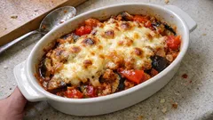 缶ミートソースで手早く一皿：茄子とトマトのとろけるミートグラタン