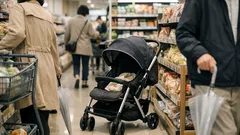 スーパーの通路にベビーカーを置くのは迷惑かも？ 事故と責任を3者で整理する