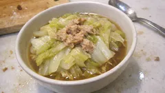 白菜は水を足さずにとろとろに—ツナ缶で作る「クタクタ煮」簡単レシピ