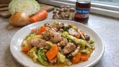 いつもの野菜炒めがぐっと旨くなる：豚肉と野菜のナンプラー炒め（香りを立てるコツ）