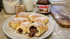 オーブンなしでふんわり：蒸し器で作るヌテラ入り蒸しブリオッシュ（コルネット形）