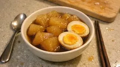 炒めてから煮るだけで味しみ！大根とゆで卵のやさしい甘辛煮（作り置きにも）