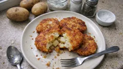 レンジで下ごしらえ5分、外カリ中ほく！じゃがいもだけのハッシュドポテト