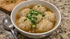 余った餃子を2〜3分でつるんと復活：酢しょうが香る鶏がらスープ水餃子