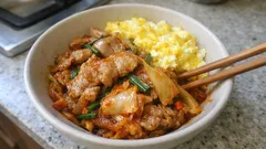 水っぽくならない豚キムチの作り方:豚肉→キムチ→ニラ、仕上げはふんわり卵