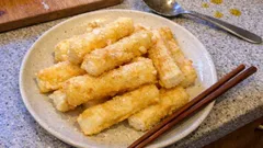 外はサクッ中はほくっ。長芋のスティック天ぷらを塩でシンプルに