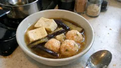 レンジ下ごしらえで味しみ早い、なすとえび団子の豆腐煮（おでんだし）